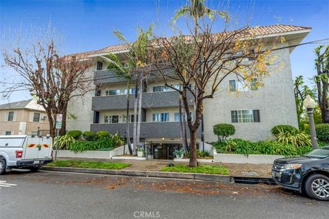 Photo of 4140 Warner Boulevard #208, Burbank, CA 91505 (MLS # BB26002082)
