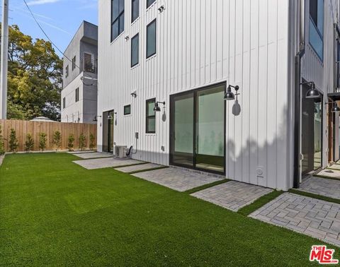 Photo of 4823 Satsuma Avenue, North Hollywood, CA 91601 (MLS # 25565773) Photo of 4823 Satsuma Avenue, North Hollywood, CA 91601 (MLS # 25565773)