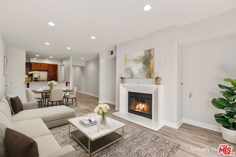 Photo of 14412 Killion Street #205, Sherman Oaks, CA 91401 (MLS # 25585583)