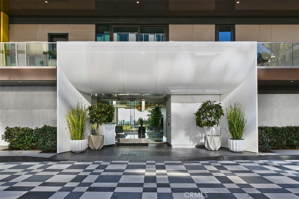 8420 W Sunset Boulevard 403