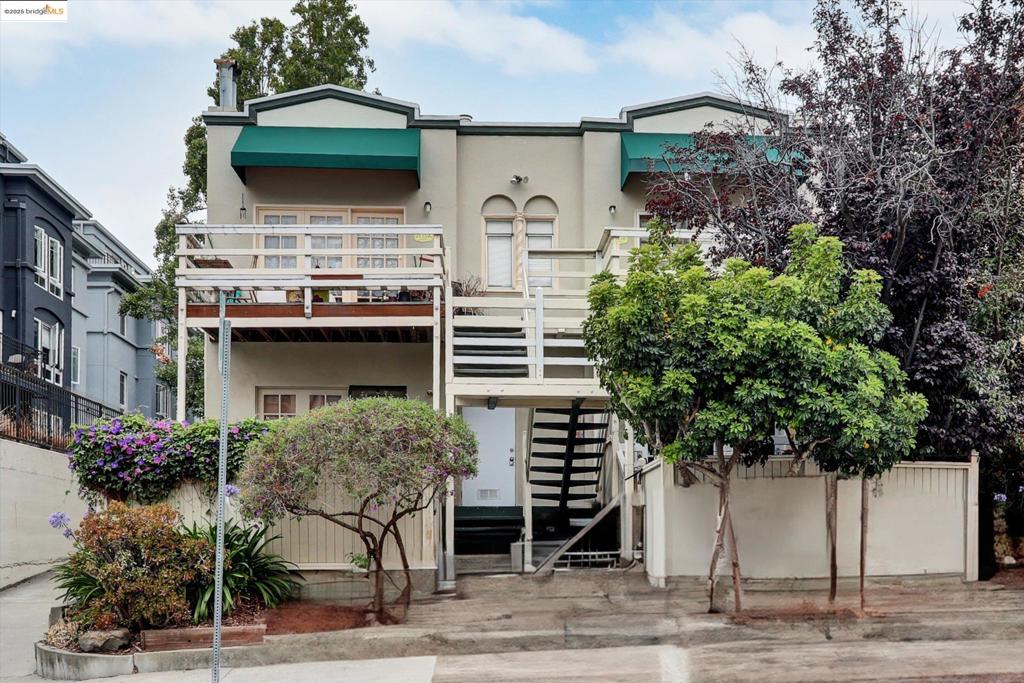 Best Value/Location in Berkeley. Just Steps to Campus & Walk to EVERYTHING!!! Ideally Located North Berkeley Condo is Nestled between Gourmet Ghetto & Downtown Berkeley. Blocks to Top Rated Restaurants, Arts District, Theaters, Shops, & Parks. Less than 1 mile to Weekly Farmer's Market. COZY Level-in, Ground Floor Condo Features 'Nailed-Oak' Hardwood Floors in LR, Bamboo floors in Bedroom, Gas stove in kitchen w/ Tile Counter/Floors. Private Fenced Patio w/ Laurel tree. High Ceilings Bring in Plenty of Natural Light. Nicely Situated on backside of Property off the street for 'Peace & Quiet' in well maintained 8 unit building. 1 deeded Parking Space! 1 Exclusive use outbuilding Storage Locker that is Great for Seasonal Gear, Bikes, Scooters, etc. Walk to Local Fave Cheeseboard Collective Pizzeria, Historical Peet's Coffee , Trader Joe's, Triple Rock Brewery, World-Renowned (Alice Waters) 'Creator of Farm-to-Table Concept' Chez Panisse, Saul's Legendary 'NY Style' Deli, Downtown Berkeley, & BART!