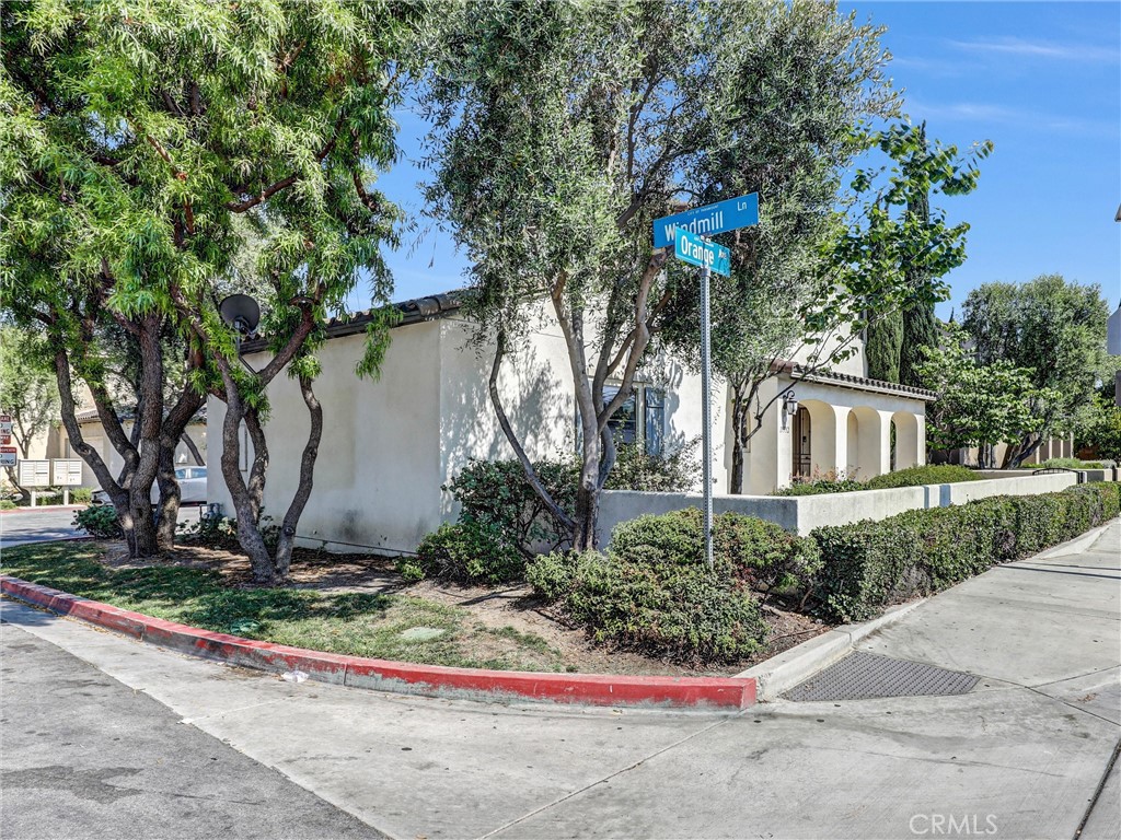 15542 Orange Avenue