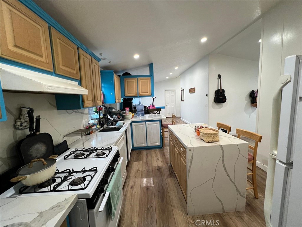 2191 Harbor Boulevard 27