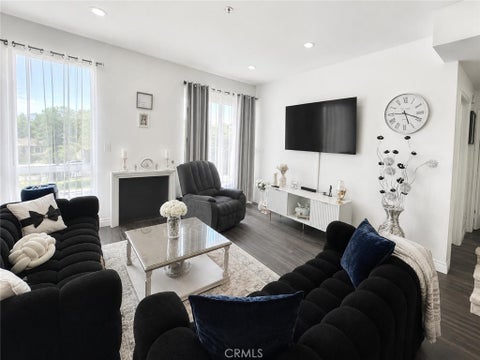 Photo of 19350 Sherman Way, Reseda, CA 91335 (MLS # SR26214681)