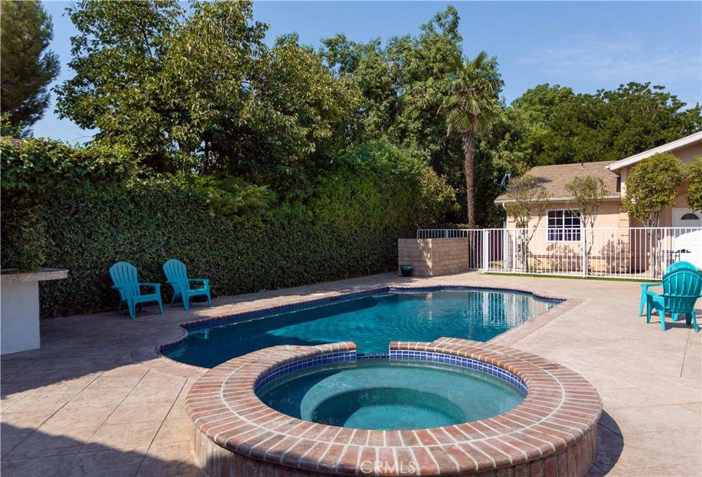 Photo of 5449 Woodman Avenue, Sherman Oaks, CA 91401 (MLS # GD26113304)