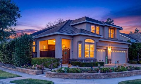 Photo of 9123 Rancho Hills Drive, Gilroy, CA 95020 (MLS # ML82037172)