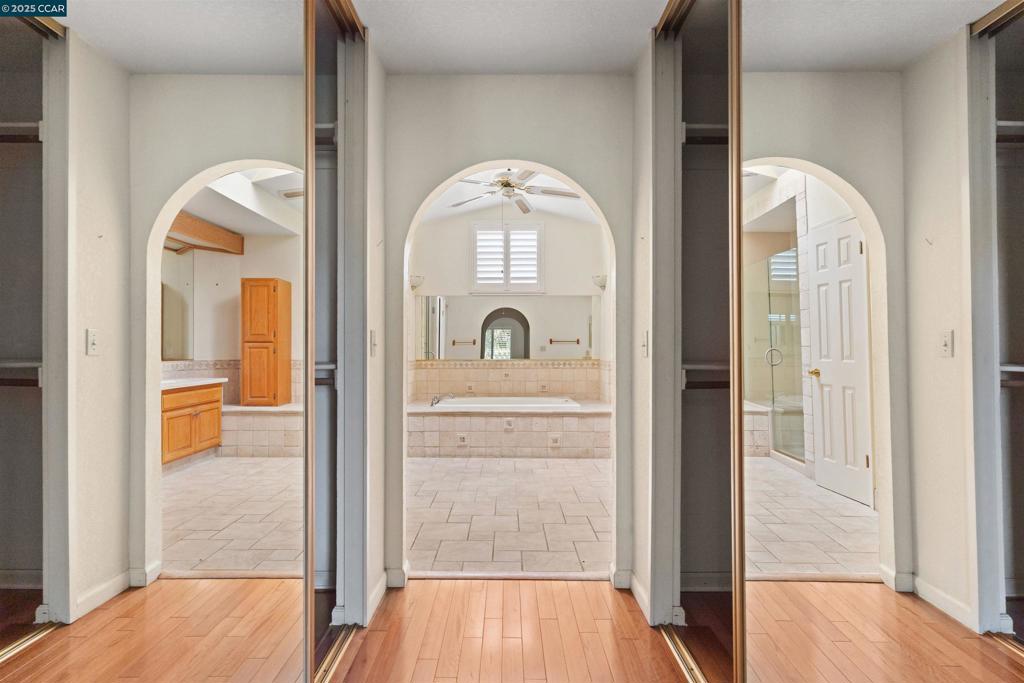 DISCOVERY BAY COUNTRY CLUB - Residential