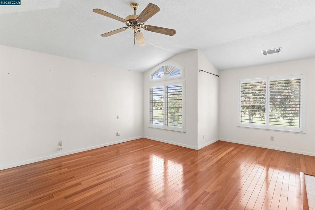 DISCOVERY BAY COUNTRY CLUB - Residential