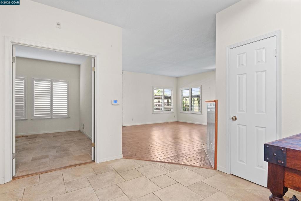 DISCOVERY BAY COUNTRY CLUB - Residential