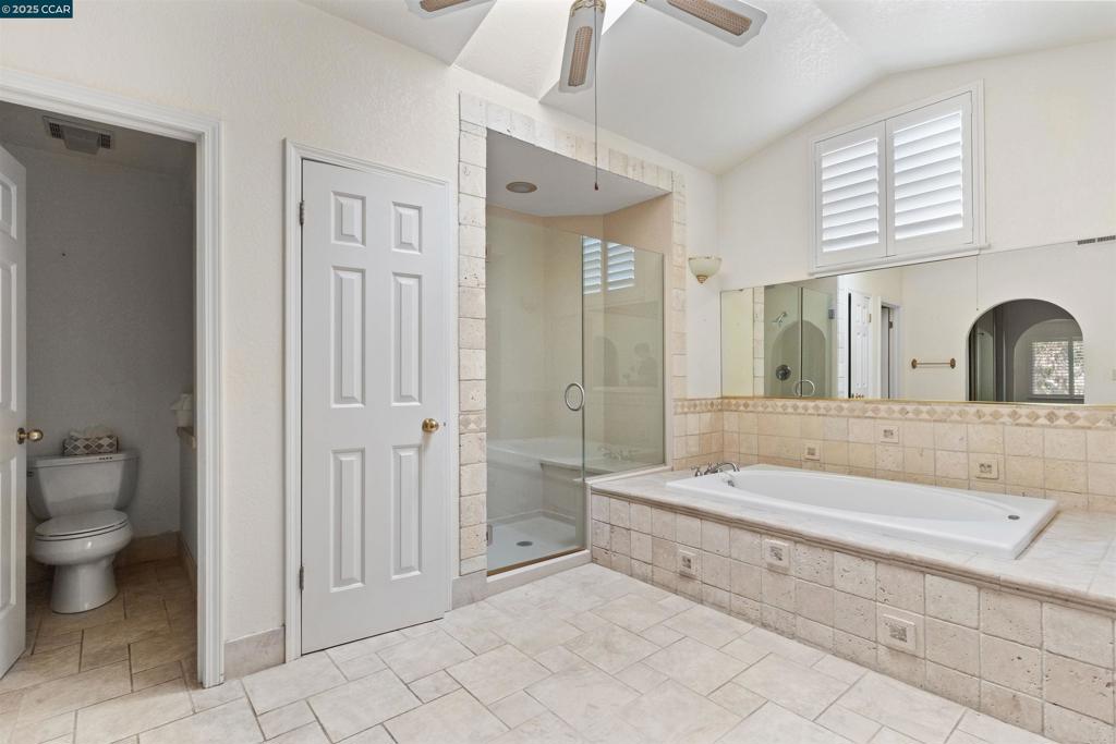 DISCOVERY BAY COUNTRY CLUB - Residential