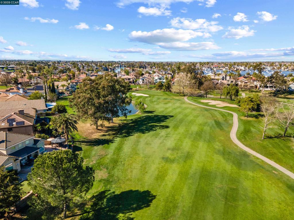 DISCOVERY BAY COUNTRY CLUB - Residential