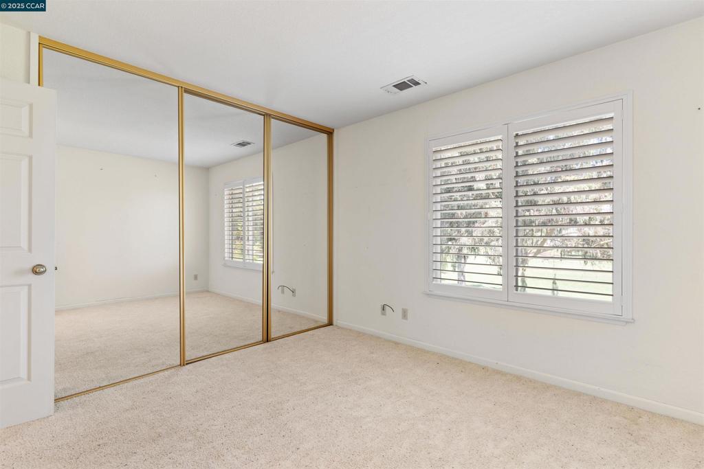 DISCOVERY BAY COUNTRY CLUB - Residential