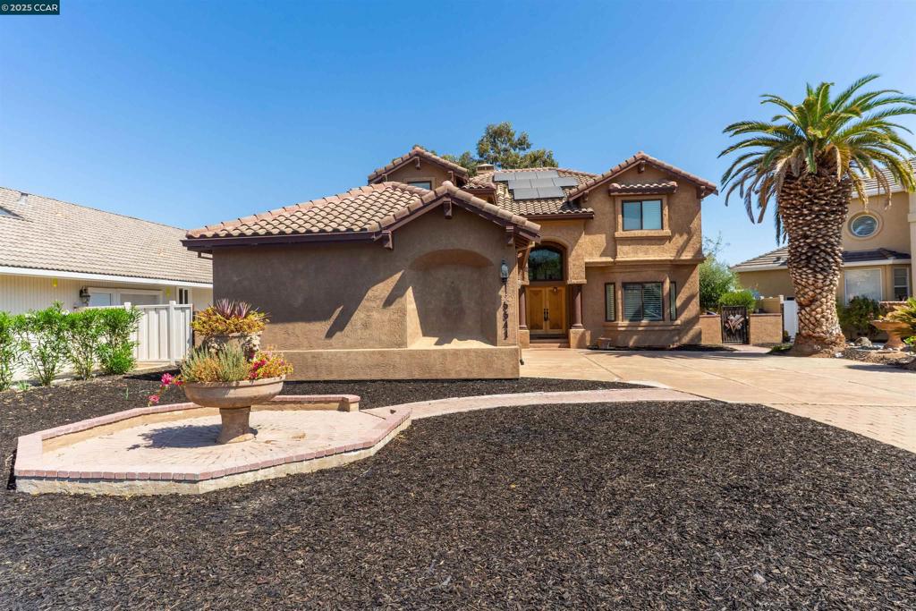 DISCOVERY BAY COUNTRY CLUB - Residential