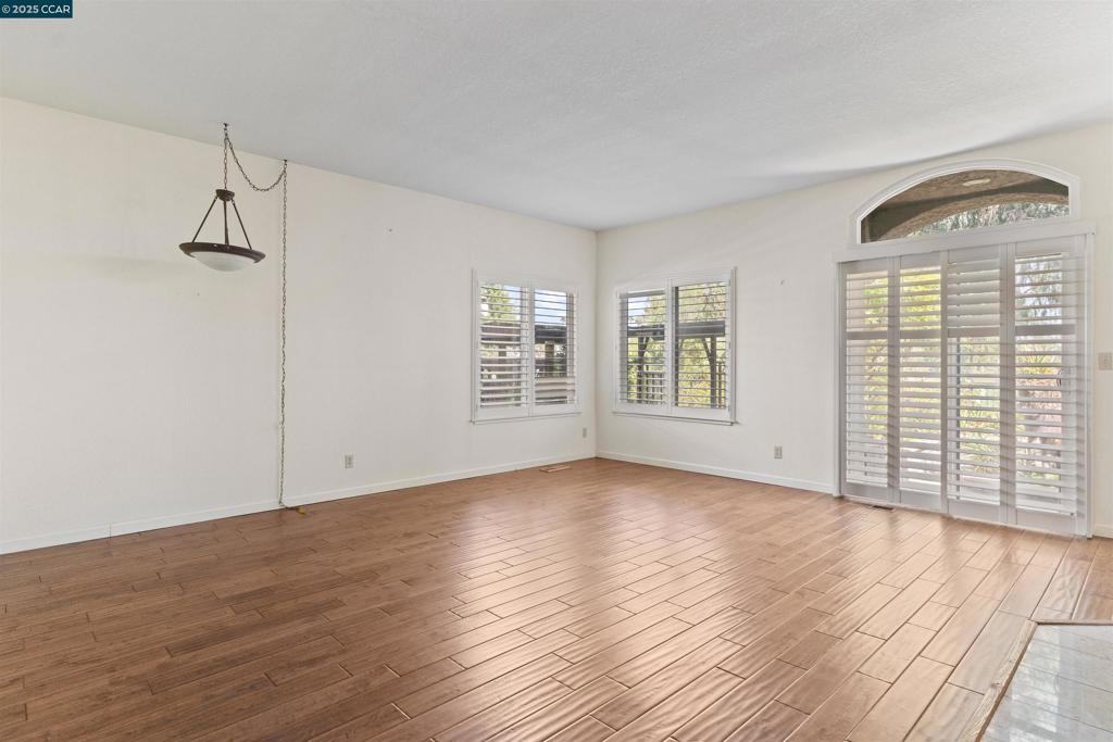 DISCOVERY BAY COUNTRY CLUB - Residential