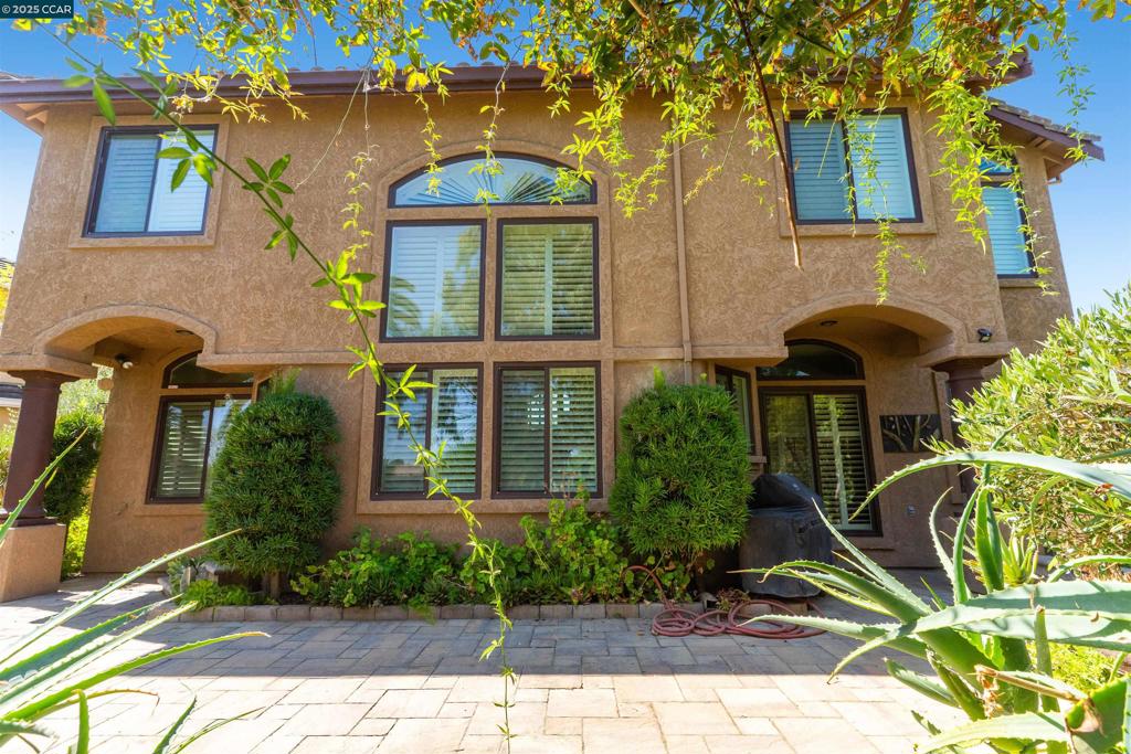 DISCOVERY BAY COUNTRY CLUB - Residential