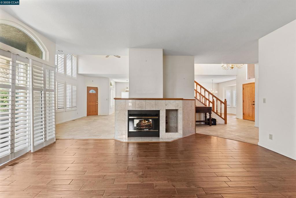 DISCOVERY BAY COUNTRY CLUB - Residential