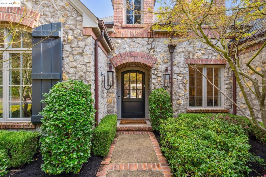 21 Samantha Dr