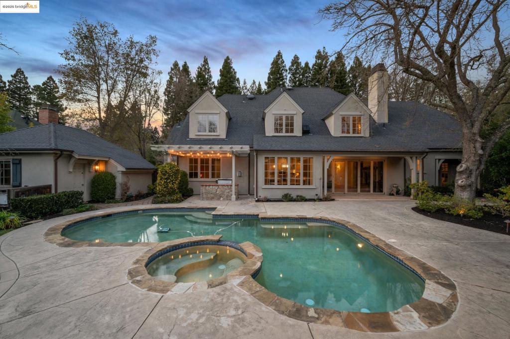 HIDDEN OAKS - Residential