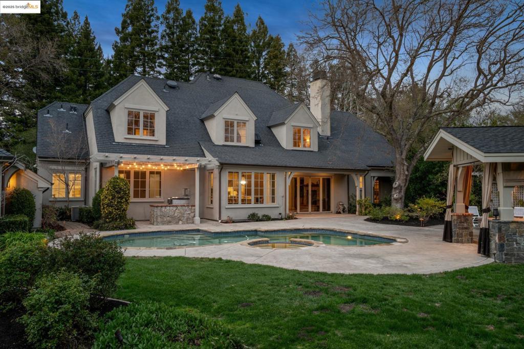 HIDDEN OAKS - Residential