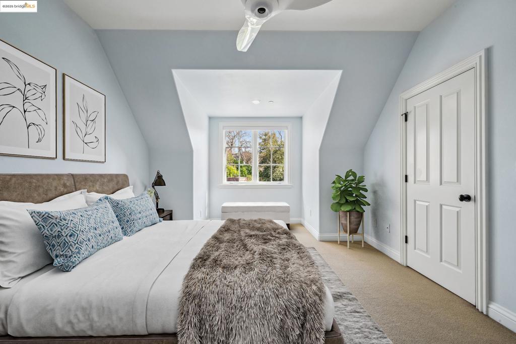 HIDDEN OAKS - Residential