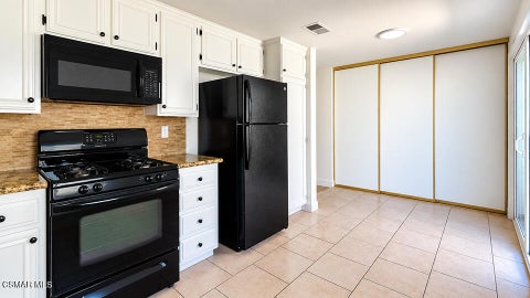 Tiny photo for 207 Green Heath Place, Thousand Oaks, CA 91361 (MLS # 226004363)
