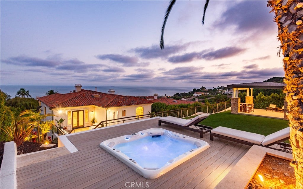 33 Nuvola Court