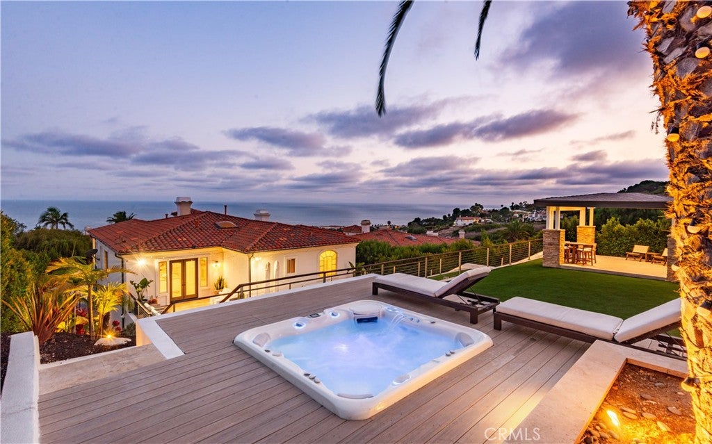 33 Nuvola Court