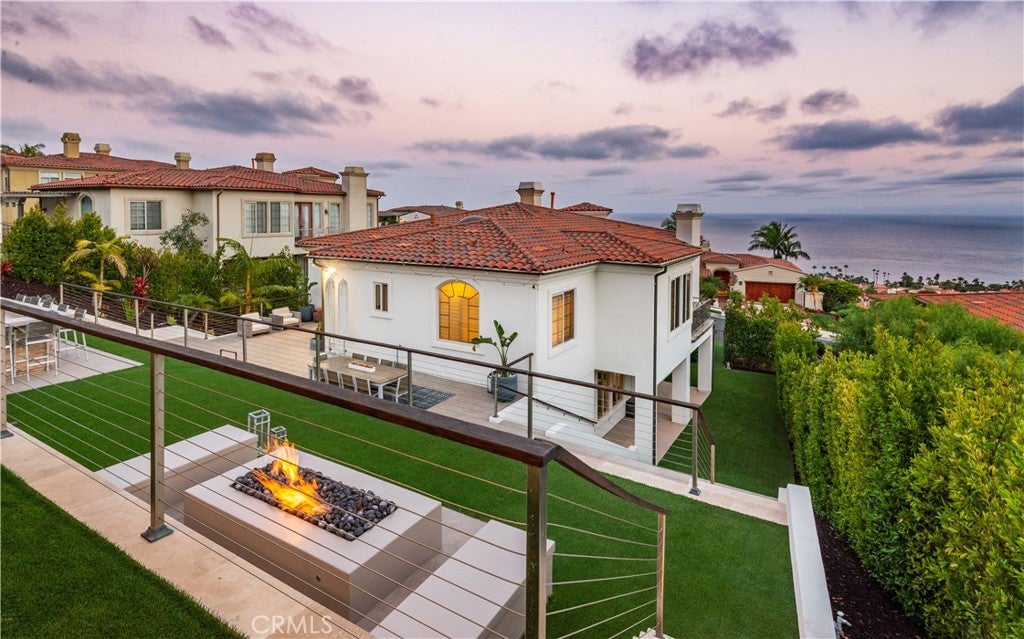 33 Nuvola Court