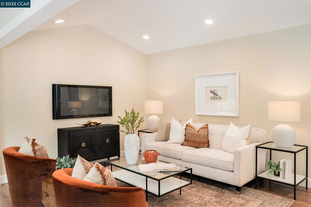 CASTRO VALLEY - Residential