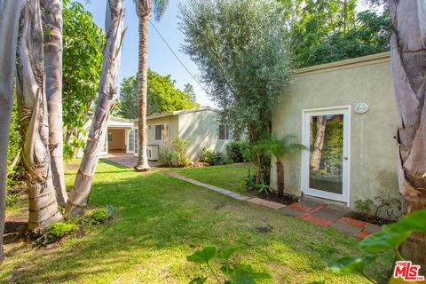 Photo of 3625 Maplewood Avenue, Los Angeles, CA 90066 (MLS # 26671213)