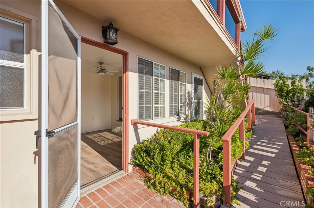 Main Beach (BCH) - Residential