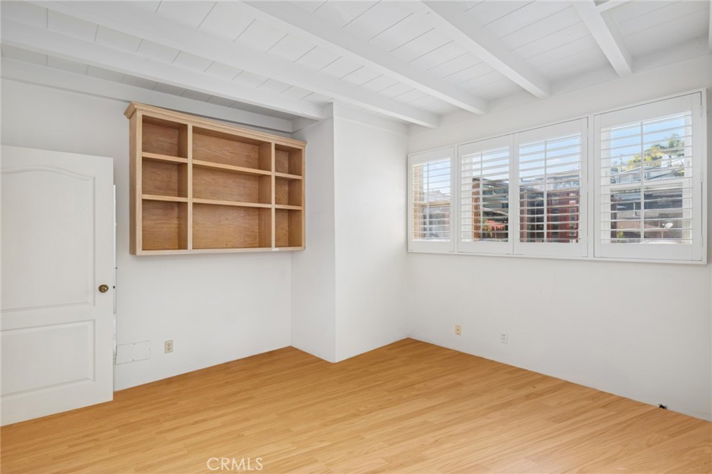 Main Beach (BCH) - Residential