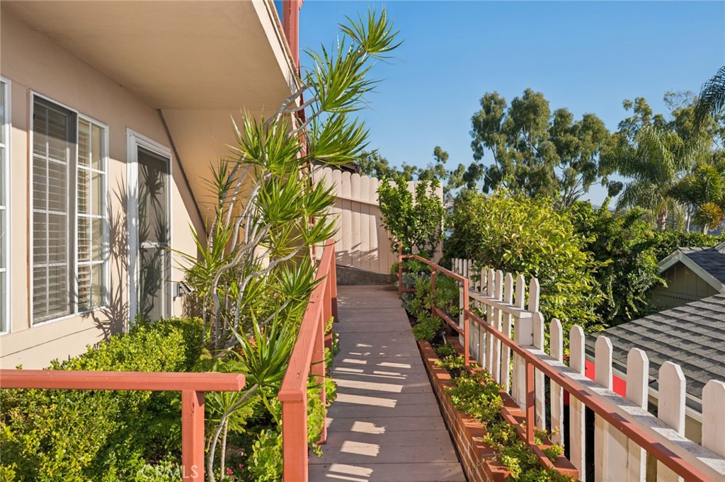 Main Beach (BCH) - Residential