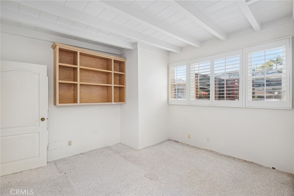 Main Beach (BCH) - Residential