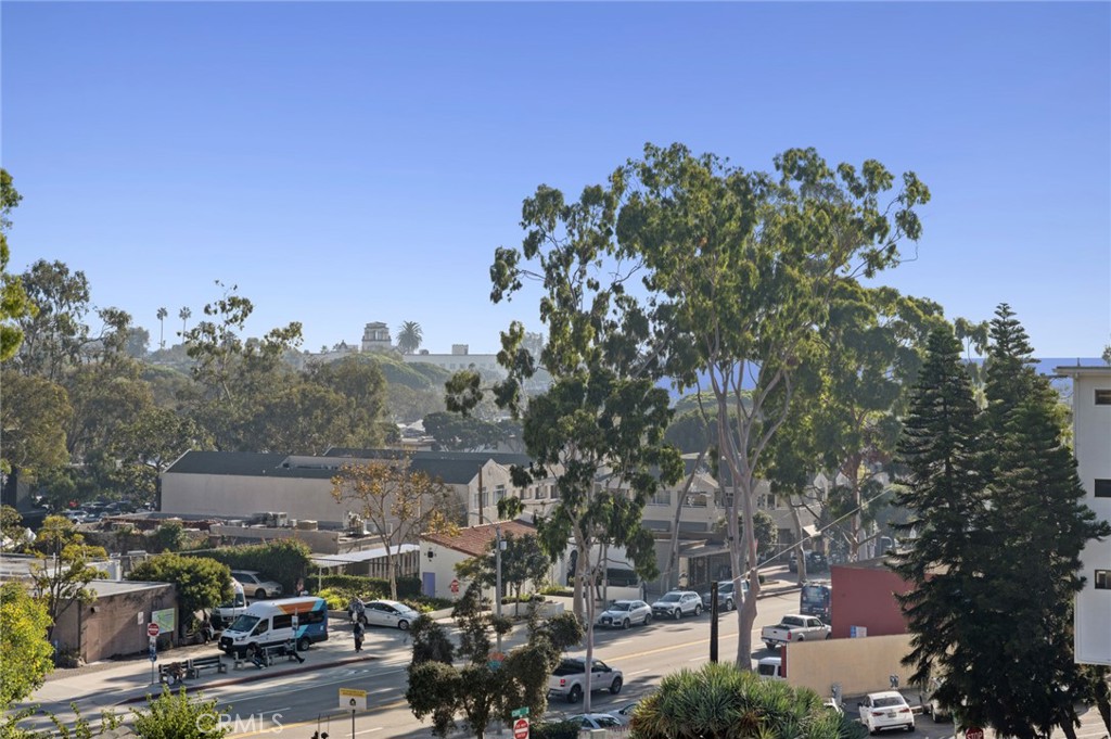 Main Beach (BCH) - Residential