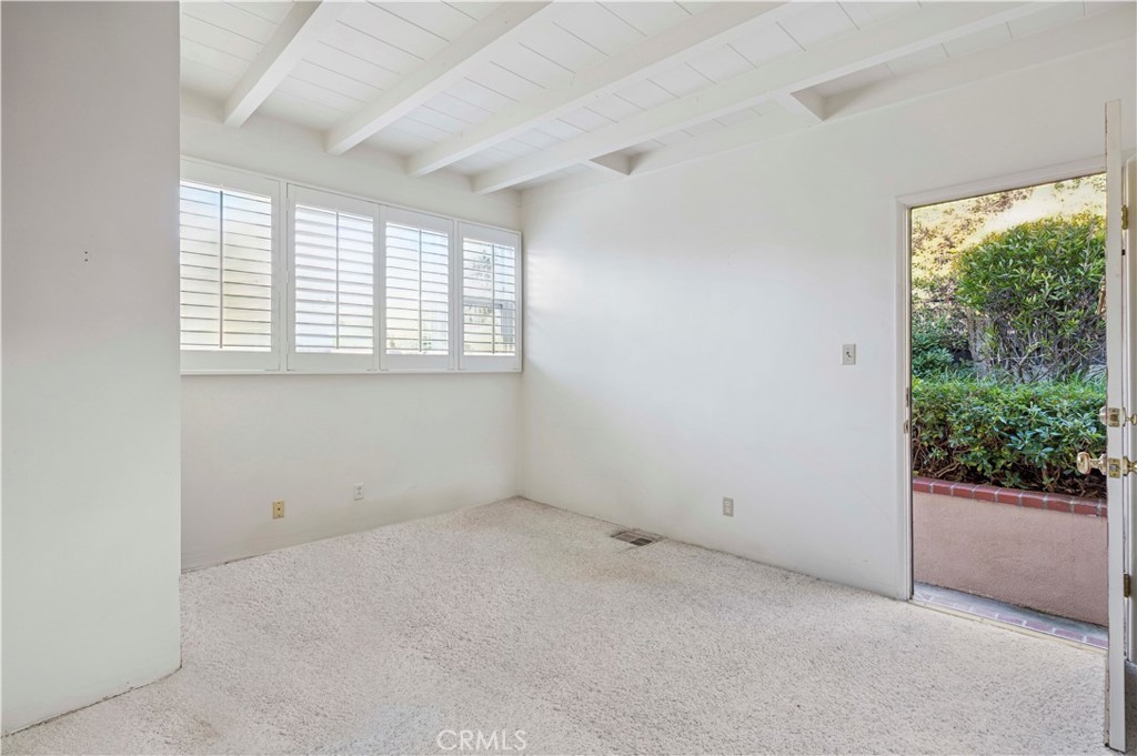 Main Beach (BCH) - Residential