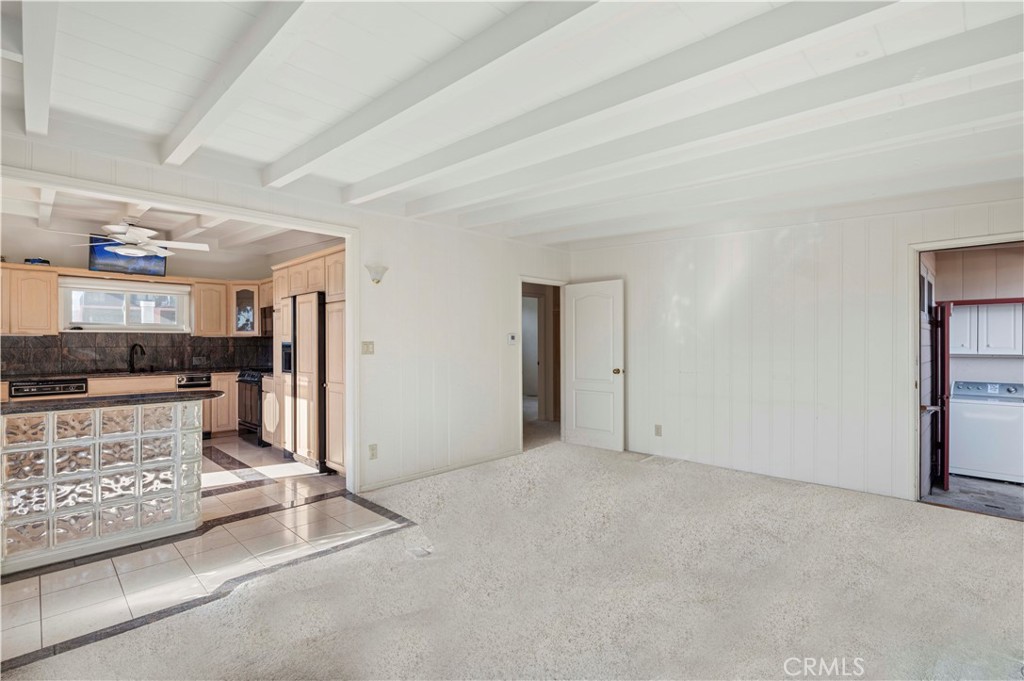 Main Beach (BCH) - Residential