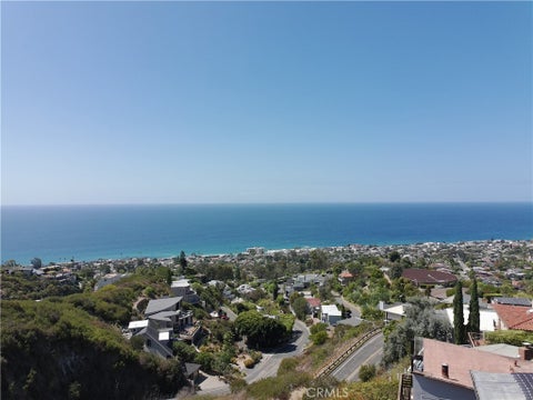 Photo of 995 Summit Dr, Laguna Beach, CA 92651 (MLS # OC26204576)