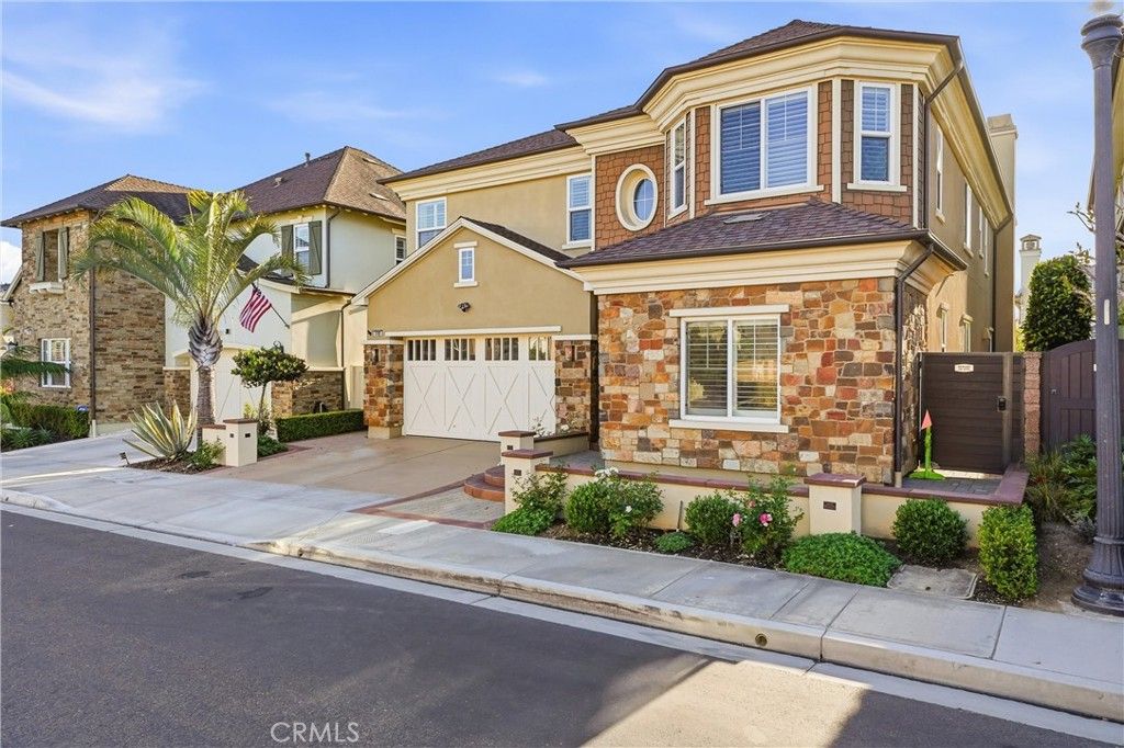 Photo of 17491 Oakbluffs Lane Ln, Huntington Beach, CA 92649 (MLS # OC26080363)