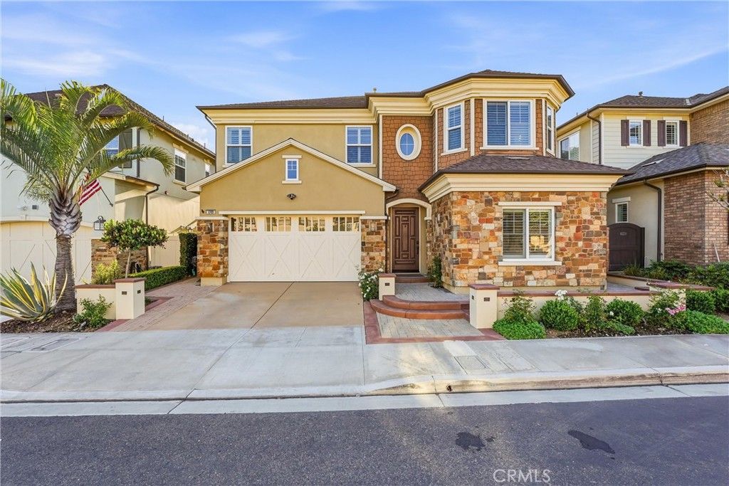 Photo of 17491 Oakbluffs Lane Ln, Huntington Beach, CA 92649 (MLS # OC26080363)