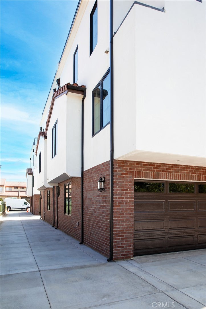 220 W Mission B