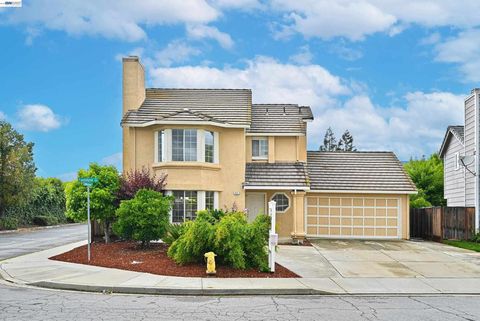 Photo of 405 fieldstone drive Dr, Fremont, CA 94536 (MLS # 41132259)