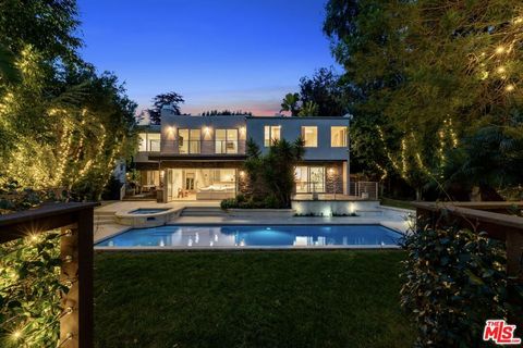 Photo of 3084 Franklin Canyon Drive, Beverly Hills, CA 90210 (MLS # 26634971)