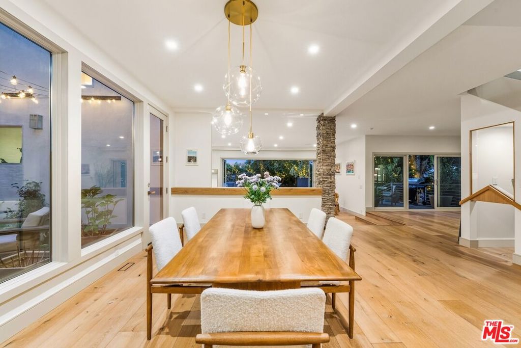 3084 Franklin Canyon Drive