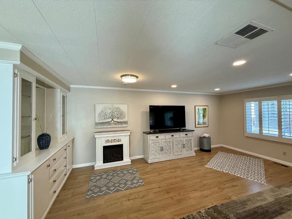 3190 Birchwood 60