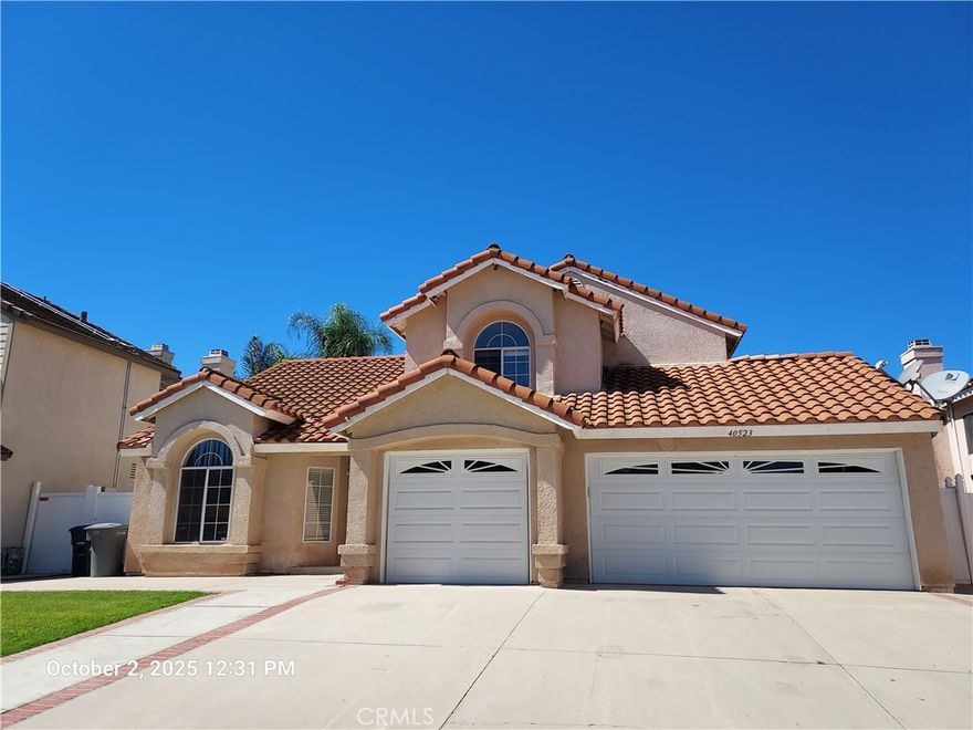 Great City Views! No HOA and low tax rate. Well established quiet neighborhood convenient to Temecula Wine Country, shopping, restaurants and Everything Temecula has to offer! Downstairs Bedroom, indoor laundry room, 3 car garage, new carpeting. Large low maintenance back yard.