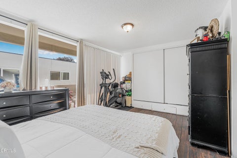 Tiny photo for 1331 Edgewood Way, Oxnard, CA 93030 (MLS # V1-35980)