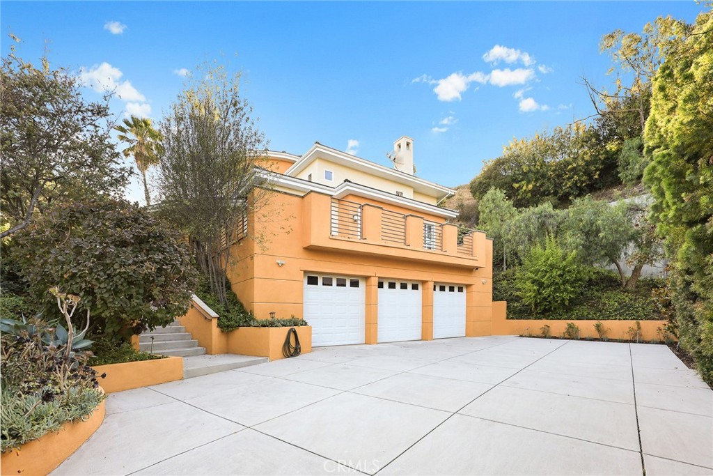 838 Braewood Court
