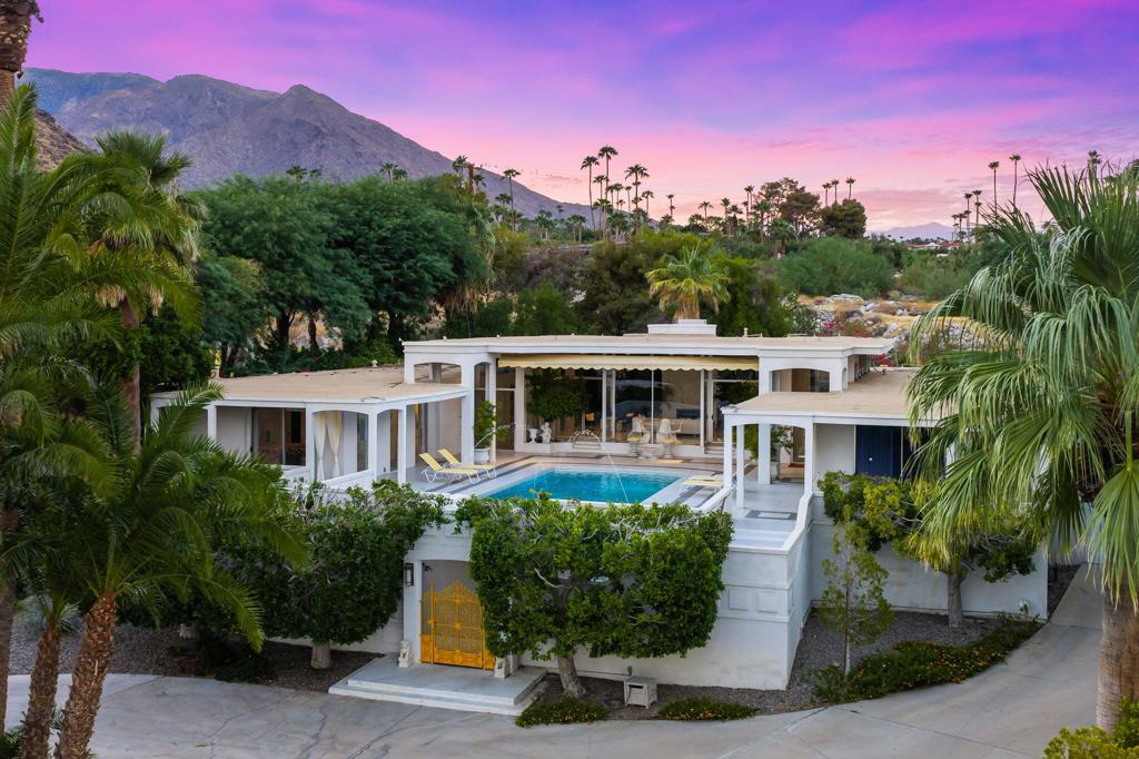 690 W Stevens Road