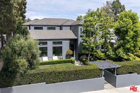 Photo of 703 25th Street, Santa Monica, CA 90402 (MLS # 26808985)